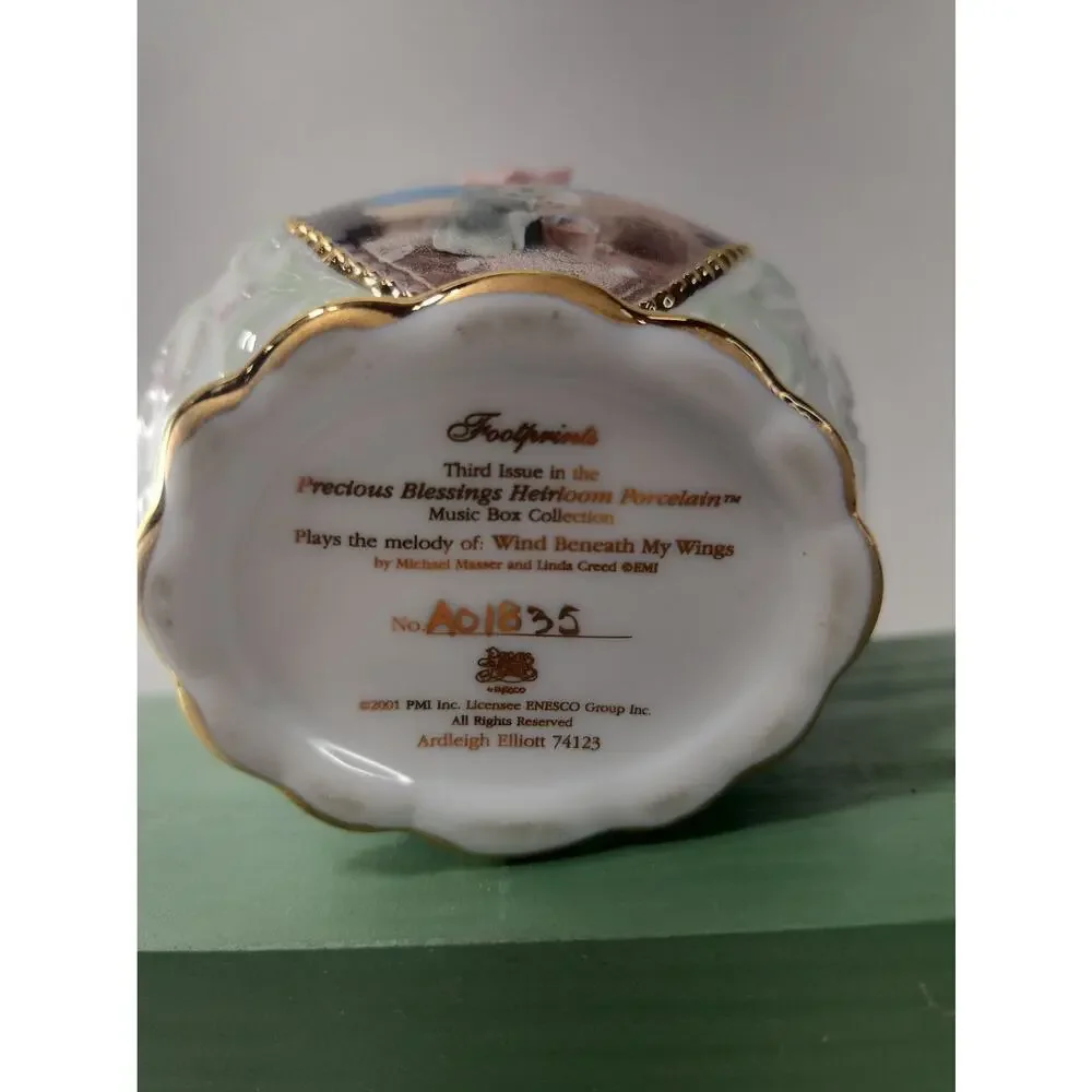 Ardleigh Elliott Footprints Precious Blessings Porcelain Music Box Enesco 2001 W